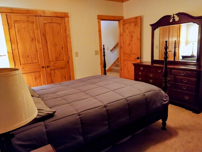 Building Photo - 386 Arbor Dr