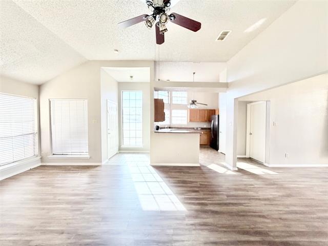 Building Photo - 3101 Hillcrest Dr