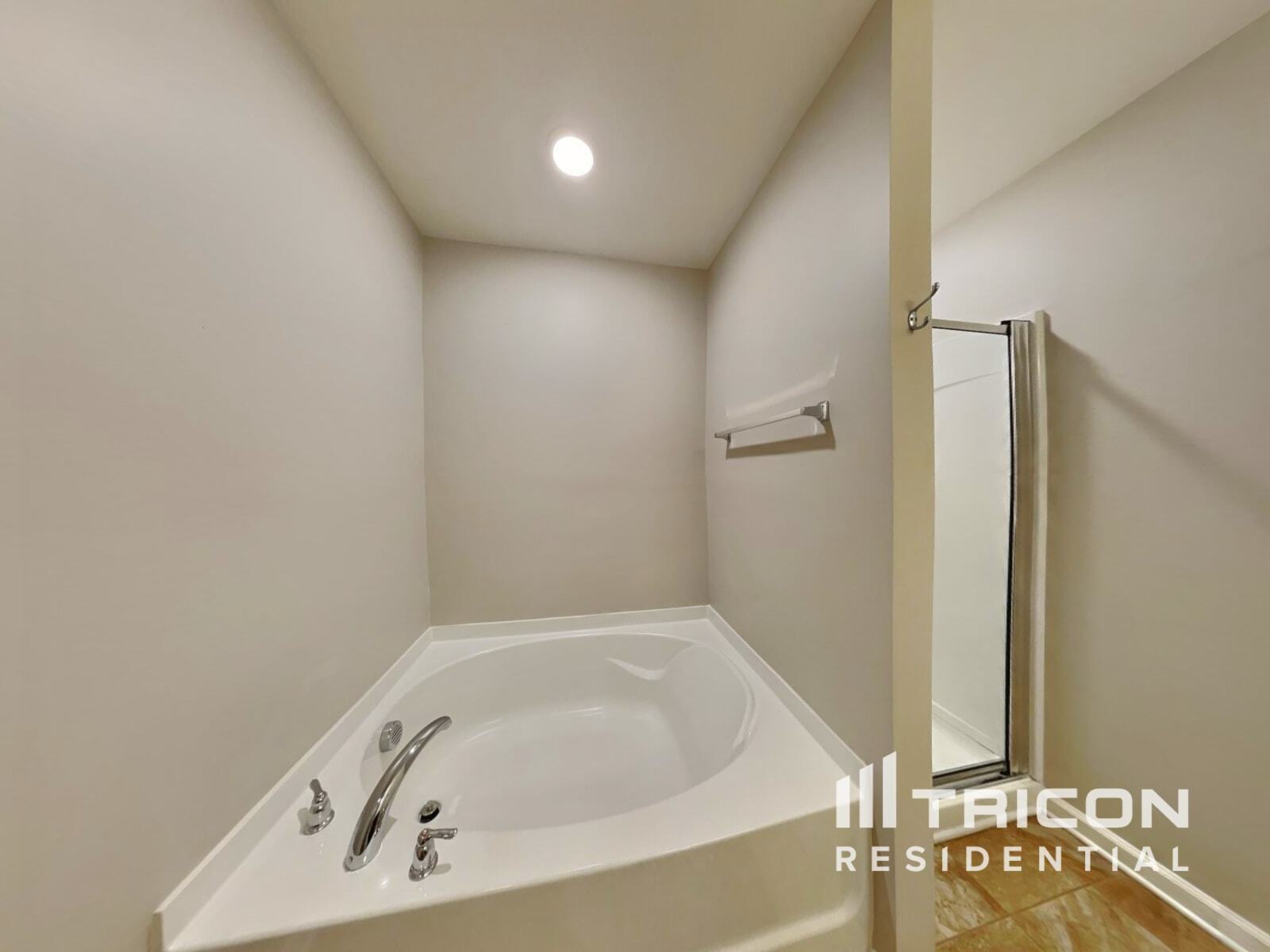 Building Photo - 1756 Pinnacle Oaks Dr
