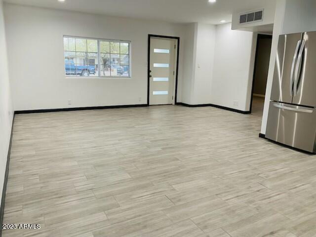 Building Photo - 2020 E Weldon Ave