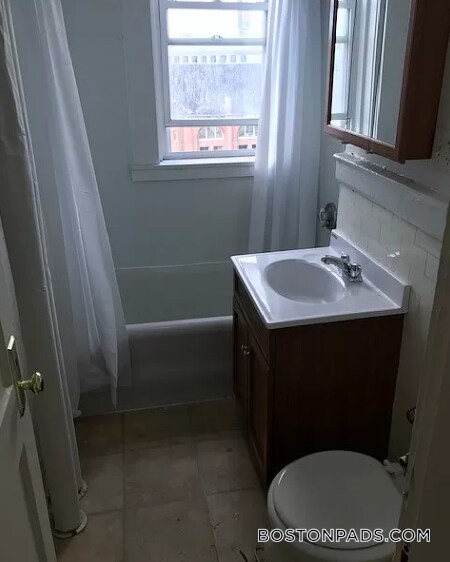 Building Photo - 1171 Boylston St