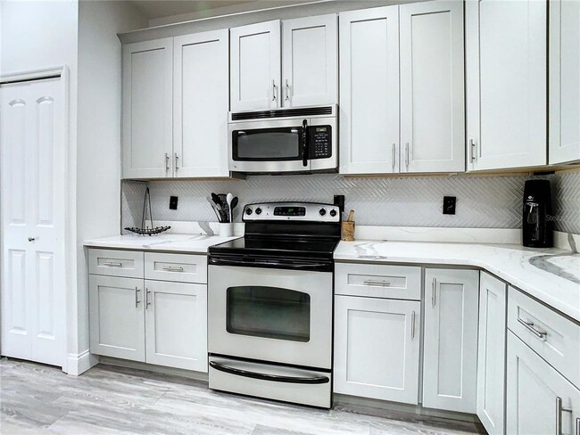 Building Photo - 2841 Banyan Hill Ln