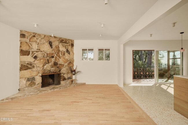 Building Photo - 6002 Springvale Dr