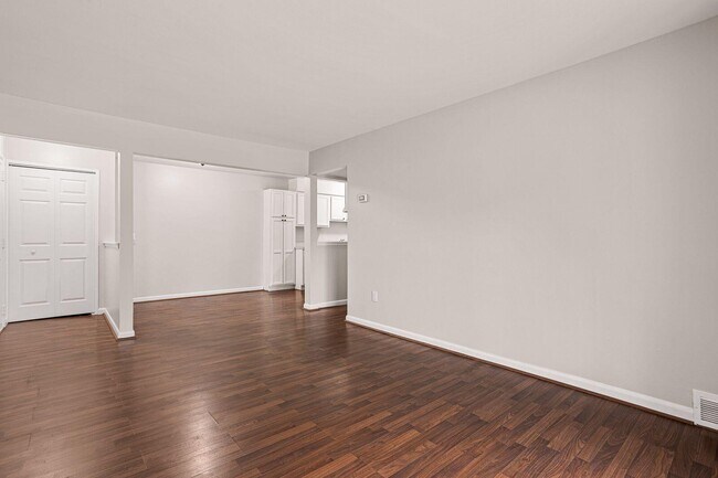 Building Photo - 44417 Savery Dr
