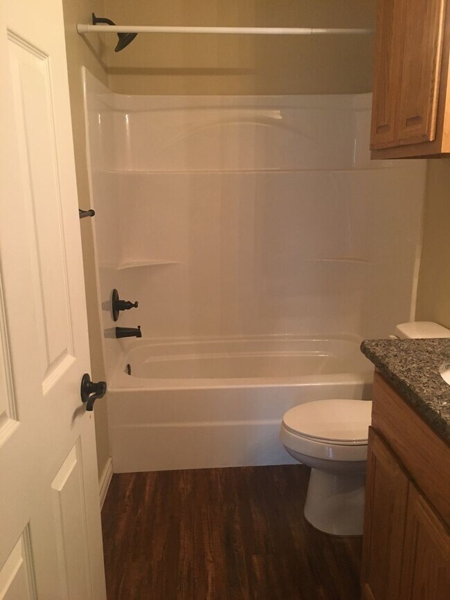 Building Photo - House For Lease in Denison -- 3 Bed/2 Bath
