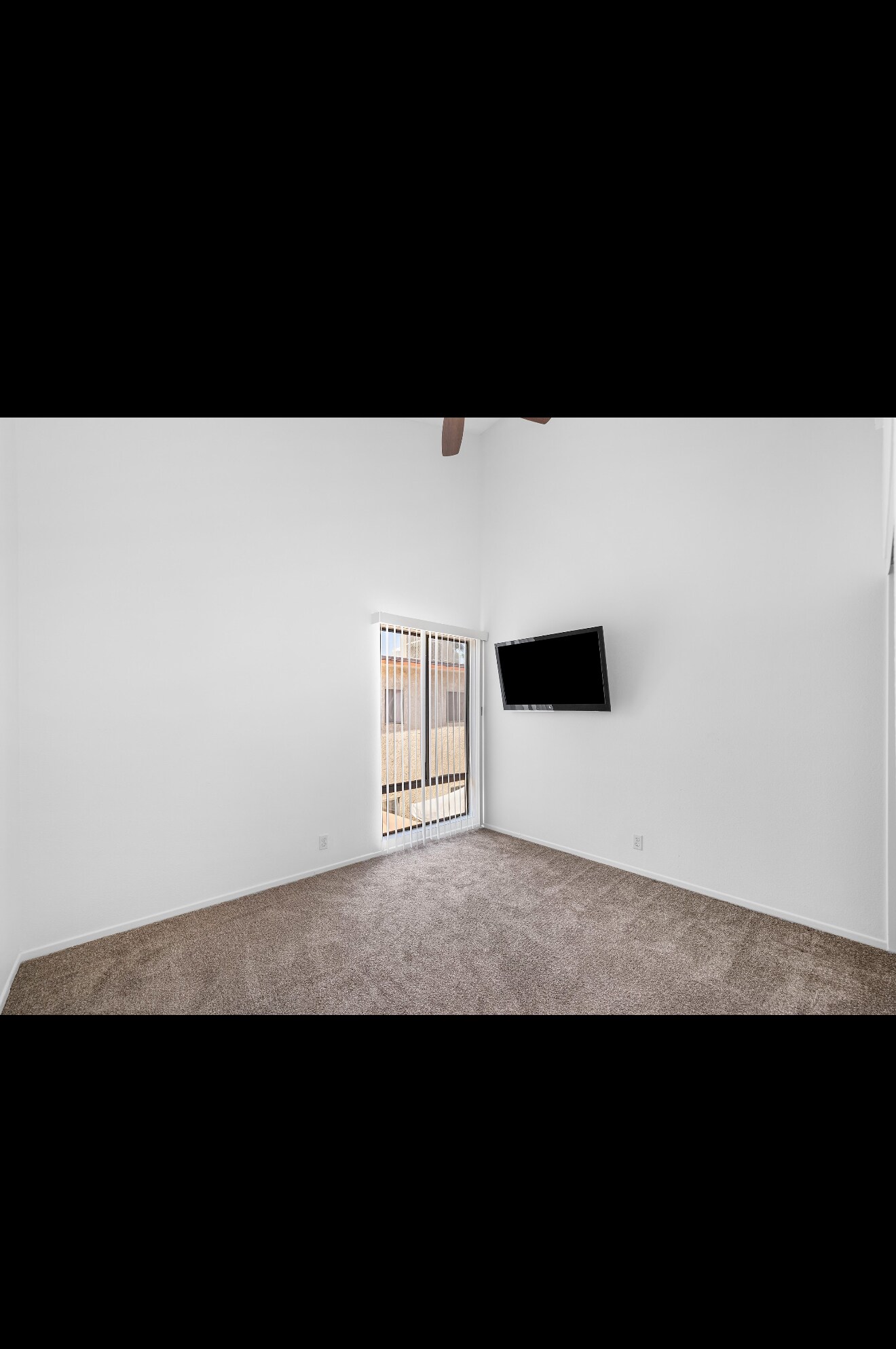 Building Photo - 5291 Colodny Dr