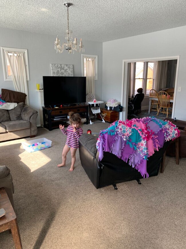 Building Photo - Beautiful 2 Bedroom Home Near BYU