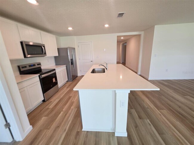 Building Photo - 4631 SW 88 Pl