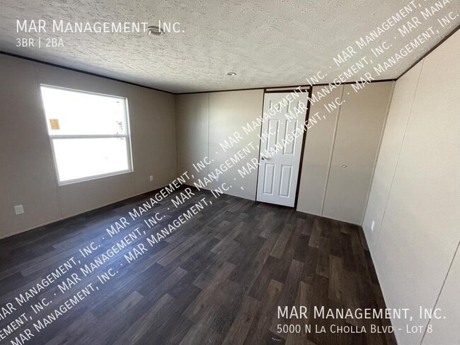 Building Photo - 5000 N La Cholla Blvd