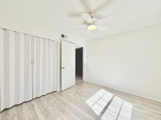 Building Photo - 380 2nd Ave N