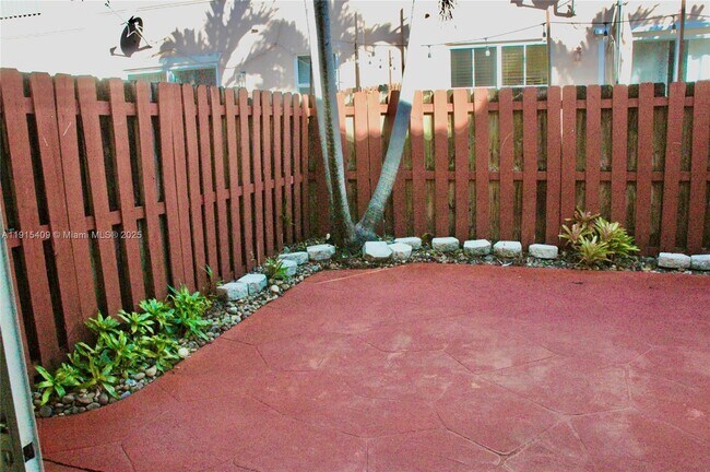 Building Photo - 12435 SW 125th St