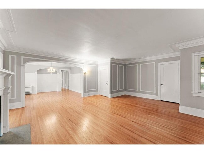 Building Photo - 1501 Summit Ave