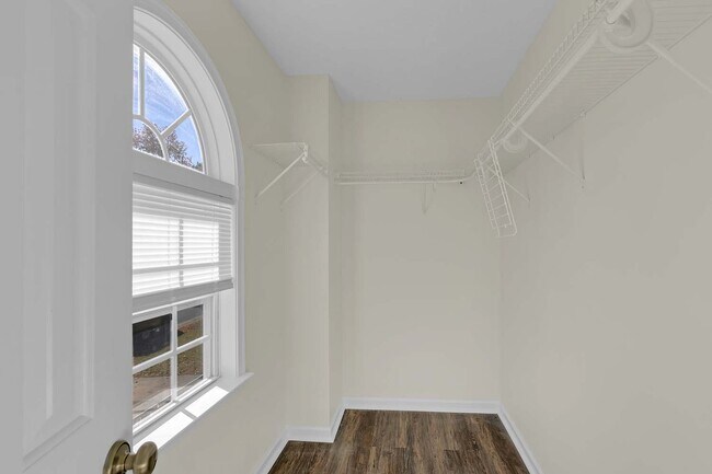 Building Photo - 3319 Reades Way