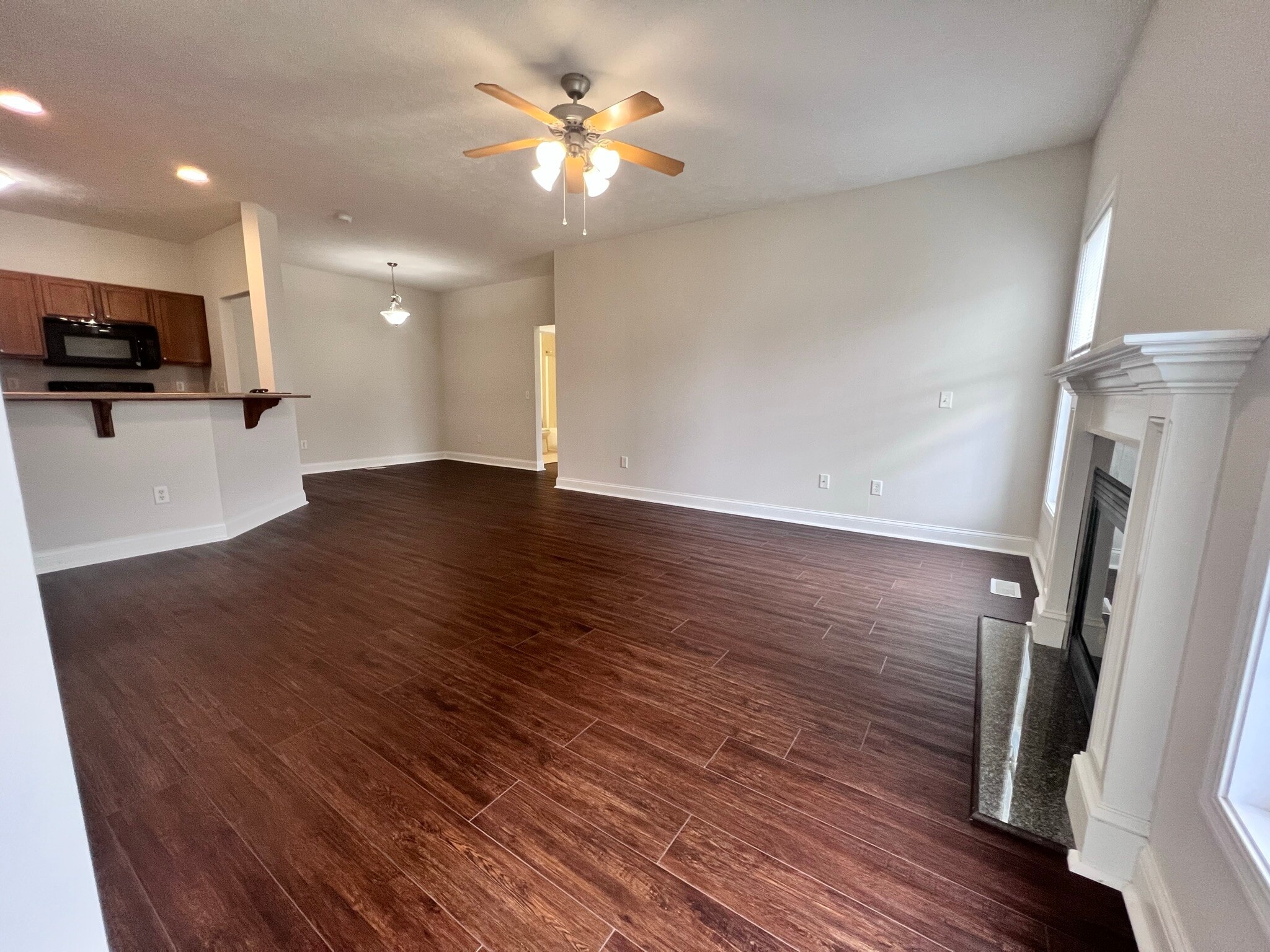 Building Photo - 3020 E Stillwater Lndg