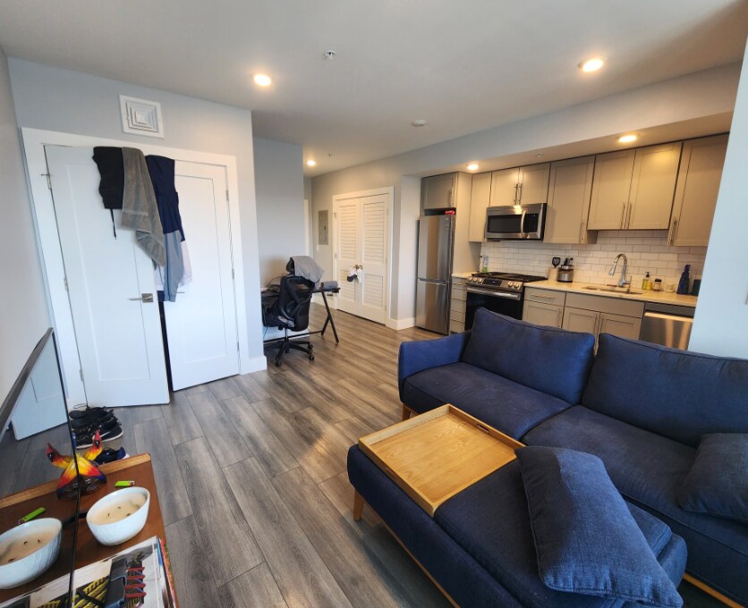 Building Photo - 55 W Fifth St