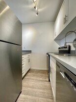 Building Photo - Bellevue Manor Apartements