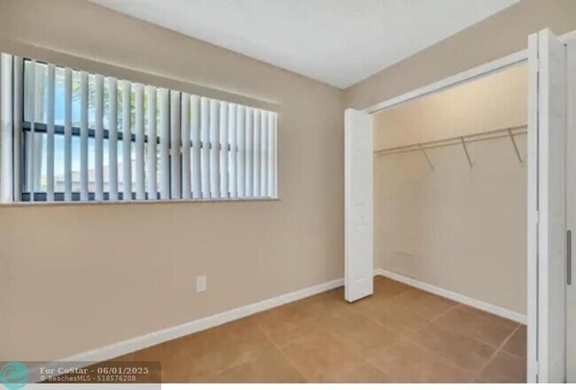 Building Photo - 3951 SW Cheribon St