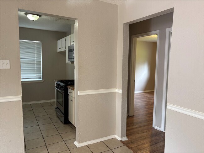 Building Photo - 927 Three Forks Dr