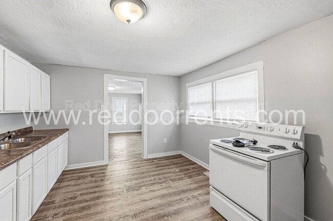 Building Photo - 4320 E 30th St