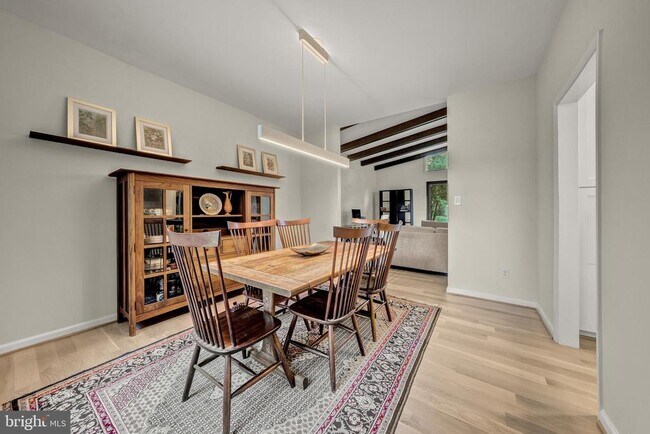 Building Photo - 6706 Pine Creek Ct