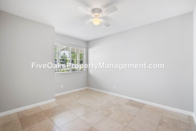 Building Photo - 3301 Burberry Way