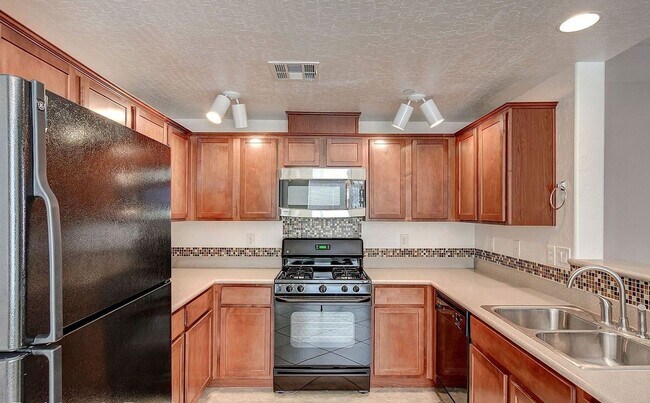 Building Photo - STUNNING LOWER-LEVEL ONE BEDROOM, ONE BATH...