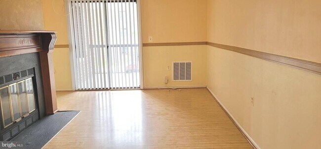 Building Photo - 18010 Chalet Dr