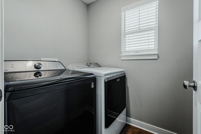 Building Photo - 144 Bluestem Ln