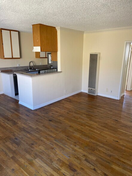 Building Photo - 5853 Virginia Ave