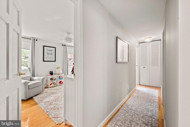 Building Photo - 10906 Carters Oak Way