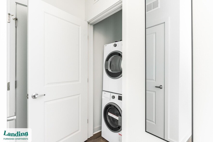 Building Photo - 1225 Utica Dr