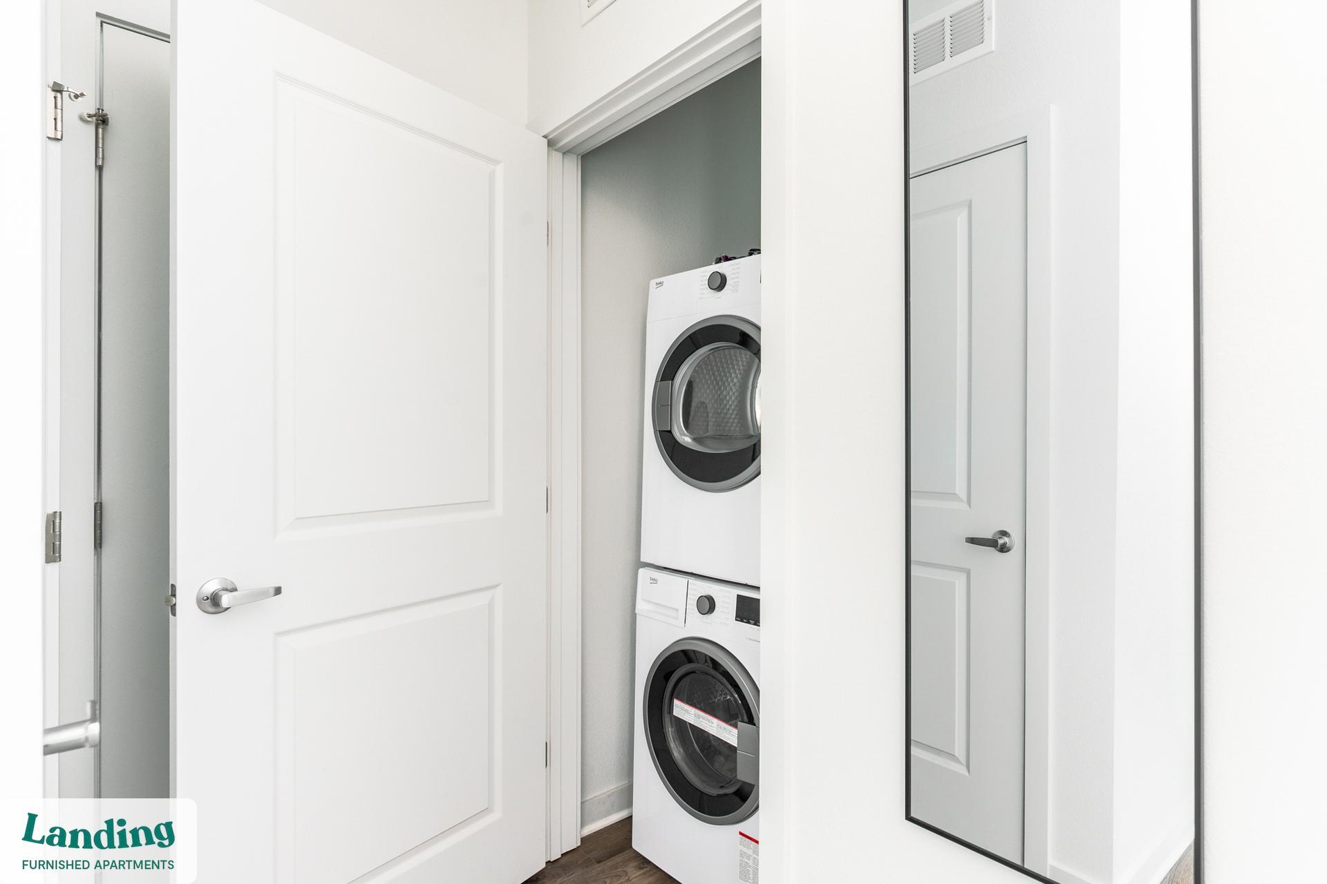 Building Photo - 1225 Utica Dr