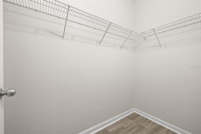 Building Photo - 2402 W Azeele St