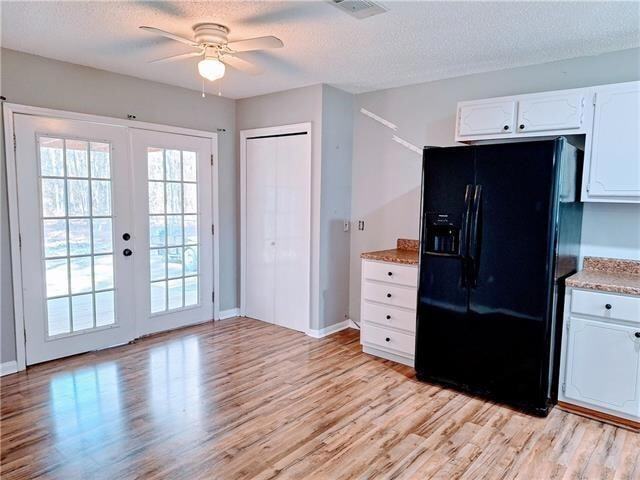 Building Photo - 26367 Sunrise Lake Dr