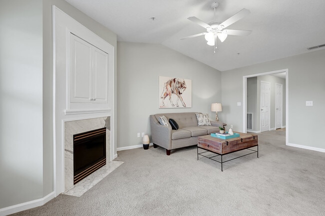 Building Photo - Cape Cottages Modern top floor unit with s...