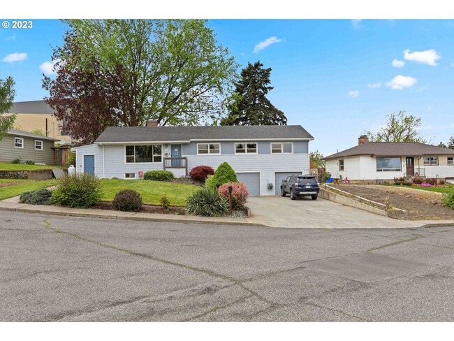 Building Photo - Great Home on 1/3 Acre