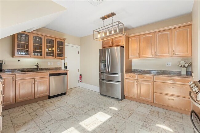 Building Photo - 61 Coral Ave