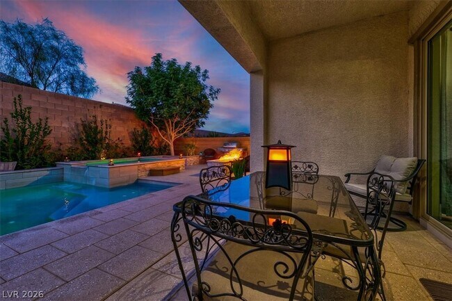 Building Photo - 9936 Wildhorse Cyn Ave