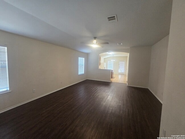 Building Photo - 154 Lake Washington Dr