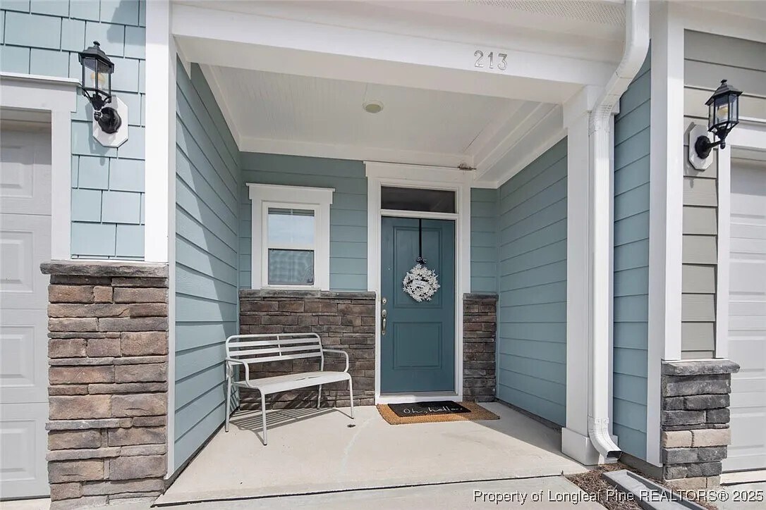 Building Photo - 213 White Stone Pl