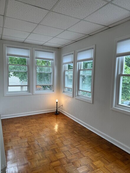 Building Photo - 714 Adams St