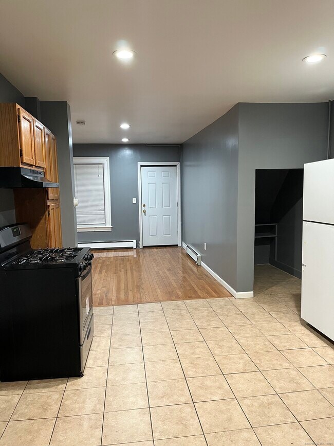 Building Photo - 60 S Whitney St