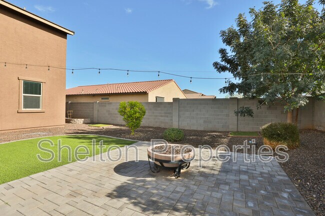 Building Photo - 18787 W Yucatan Dr