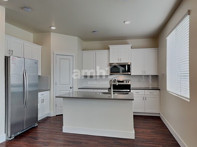 Building Photo - 1369 E Old Mesquite St