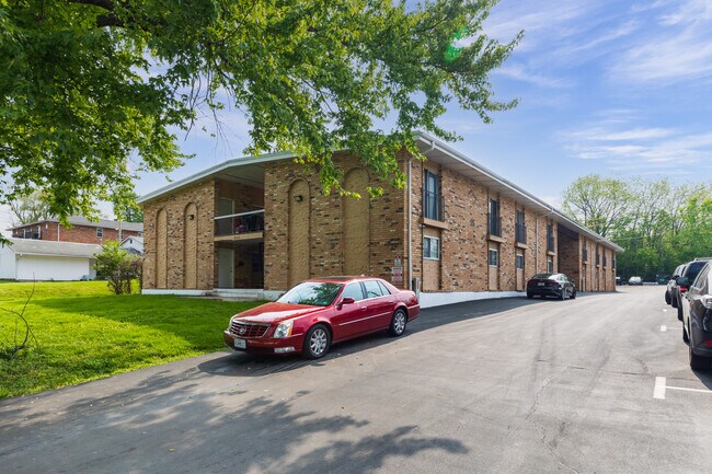 Primary Photo - 800 Cunningham Ave