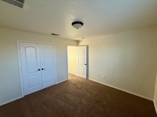 Building Photo - Beautiful 4-Bedroom, 2.5 Bathroom Home Near Seaworld!