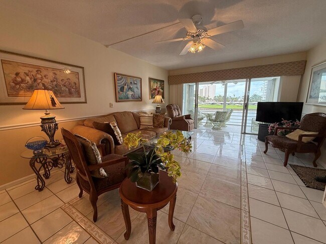 Building Photo - 20 Yacht Club Dr