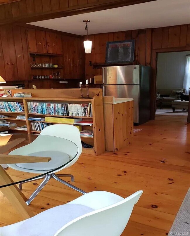 Building Photo - 717 Spring Lake Rd