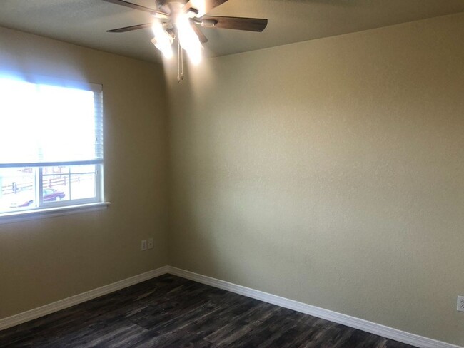 Building Photo - Large 4 bedroom Home in Commerce City