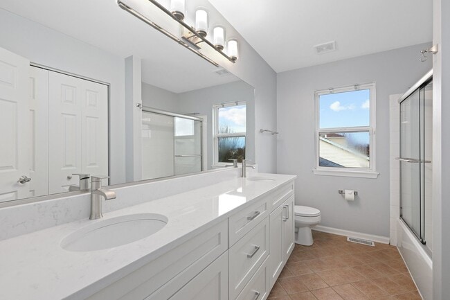 Building Photo - 1876 Bluestem Cir